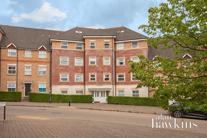 3 Bedroom Flat For Sale In Marbeck Close, Redhouse, Swindon, SN25