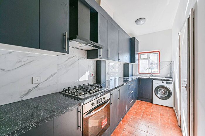 4 Bedroom Terraced House To Rent In Lyveden Road, Tooting, London, SW17