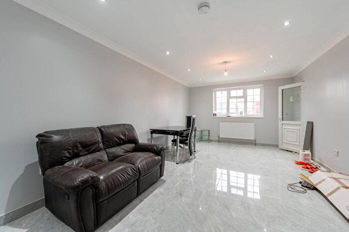 2 Bedroom Semi-Detached House To Rent In Salcot Crescent, Croydon, CR0