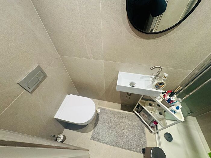 1 Bedroom Flat To Rent In Rita Road, London, SW8