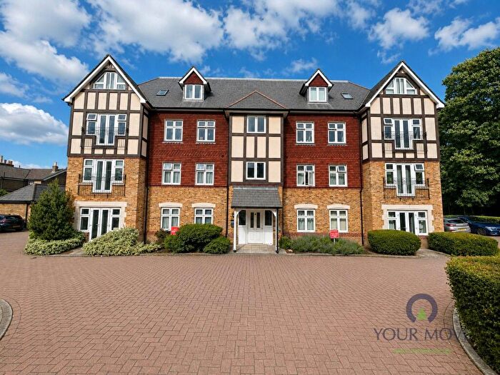 2 Bedroom Flat For Sale In Hazlitt Drive, Maidstone, Kent, ME16