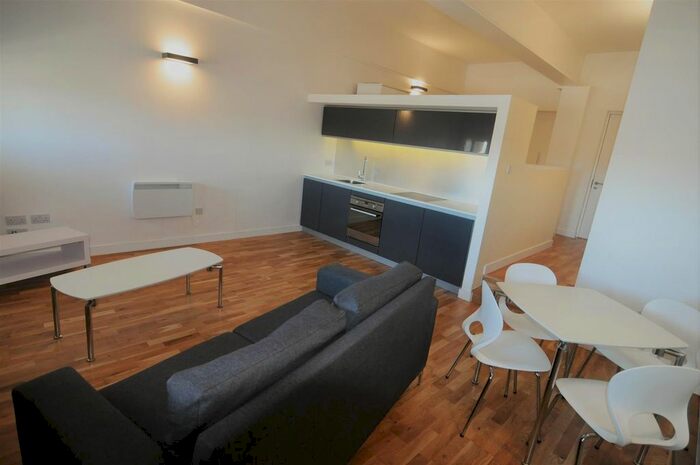 1 Bedroom Flat To Rent In Lilycroft Road, Bradford, BD9