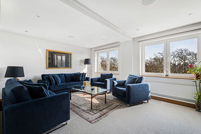 3 Bedroom Flat For Sale In Piccadilly, London, W1J