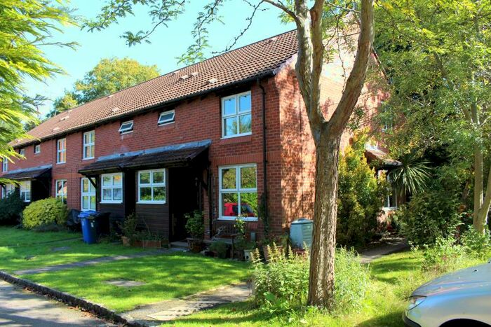 1 Bedroom End Of Terrace House To Rent In Goldsworth Park, GU21