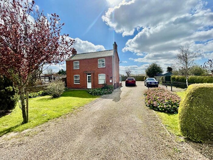 3 Bedroom Detached House For Sale In Moulton Chapel Road, Cowbit, PE12