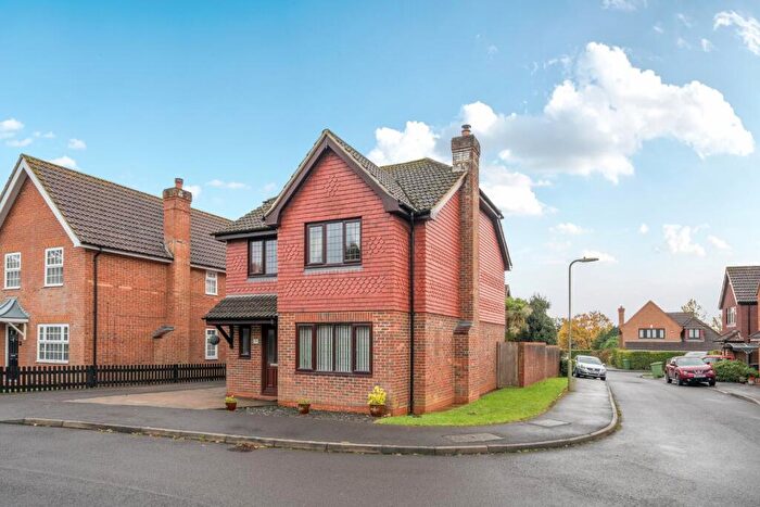 4 Bedroom Detached House For Sale In Avocet Way, Waterlooville, Hampshire, PO8