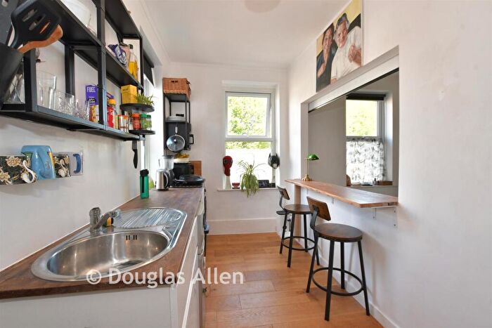 Studio For Sale In Grove Road, Walthamstow, E17