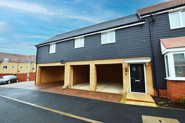 2 Bedroom Maisonette For Sale In Wilds Cross, Redhouse Park, Milton Keynes, MK14