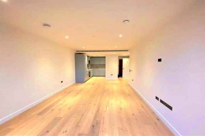 1 Bedroom Apartment To Rent In Clarendon Court, EC1Y
