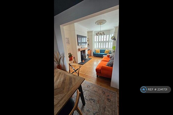 2 Bedroom Terraced House To Rent In Western Road, Milton Keynes, MK12