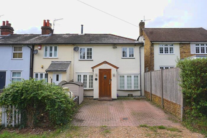 4 Bedroom End Of Terrace House For Sale In Kingston Road, Leatherhead, Surrey., KT22