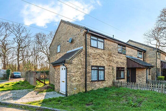 2 Bedroom Semi Detached House For Sale In Meredith Gardens, Totton, Southampton, SO40