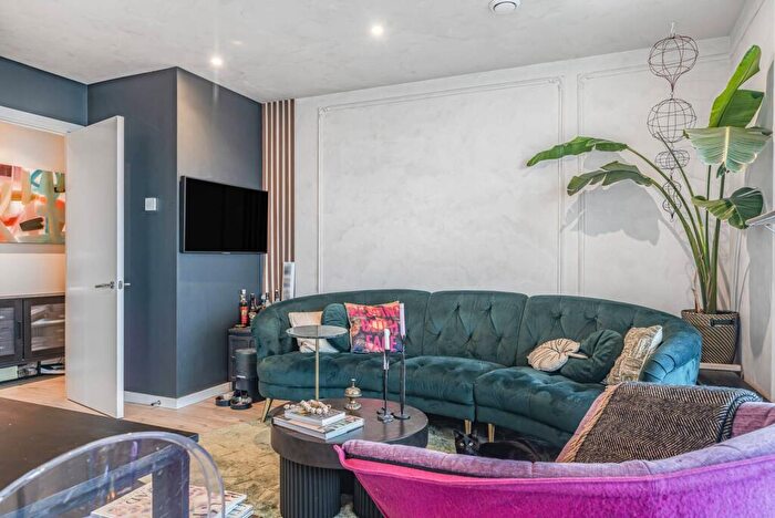 2 Bedroom Flat To Rent In Corsican Square, Bow, London, E3