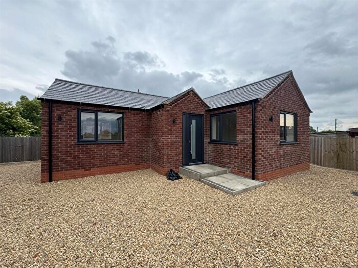 2 Bedroom Detached Bungalow For Sale In Spalding Common, Spalding, PE11