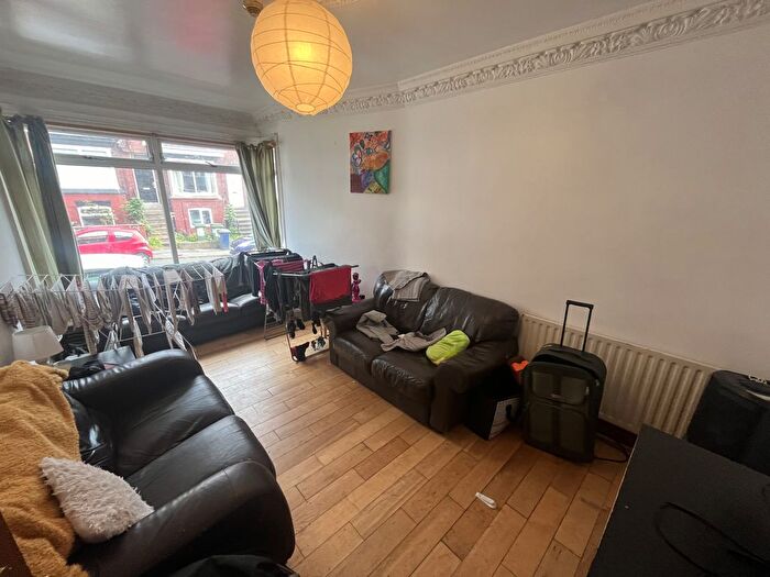 6 Bedroom Terraced House To Rent In Manor Drive, Headingley, Leeds, West Yorkshire, LS6