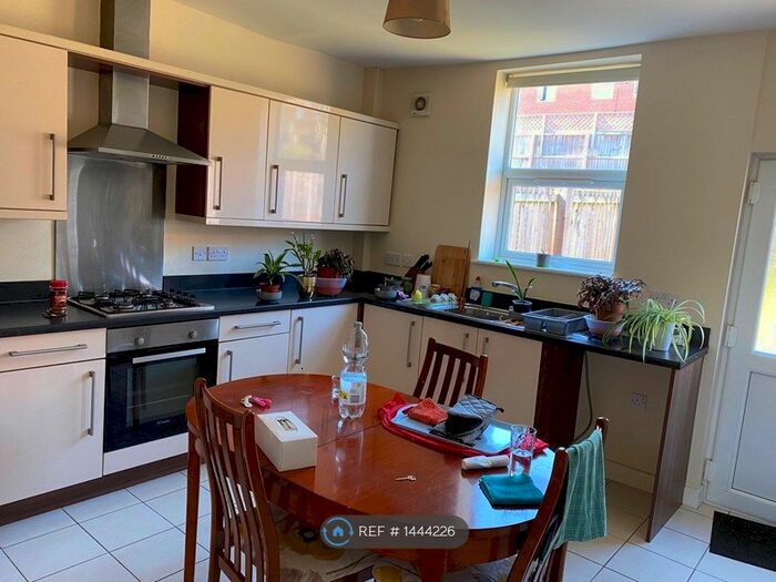 3 Bedroom Terraced House To Rent In Duncan Street, Brinsworth, Rotherham, S60