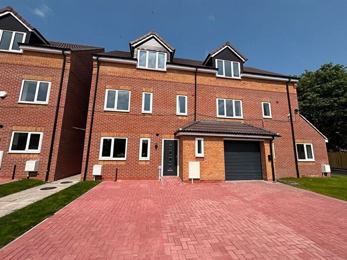 5 Bedroom Property To Rent In Woodwards Road, Walsall, WS2