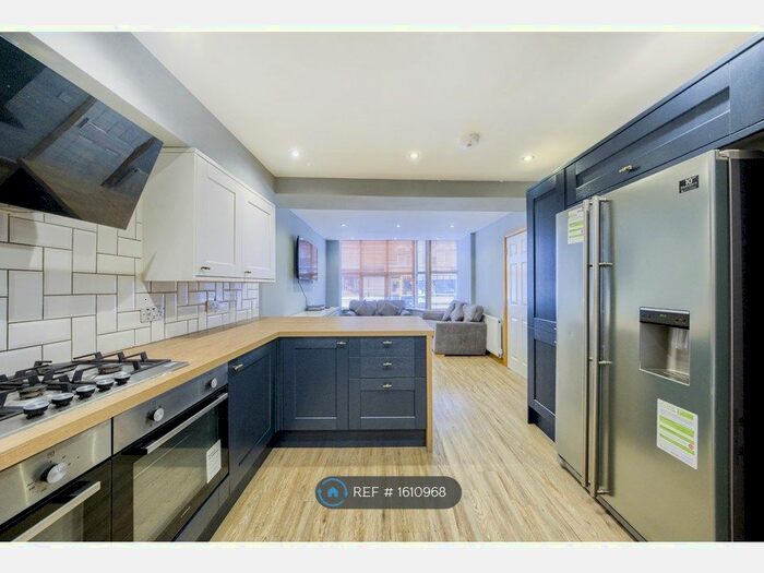 8 Bedroom Terraced House To Rent In Raddlebarn Road, Birmingham, B29