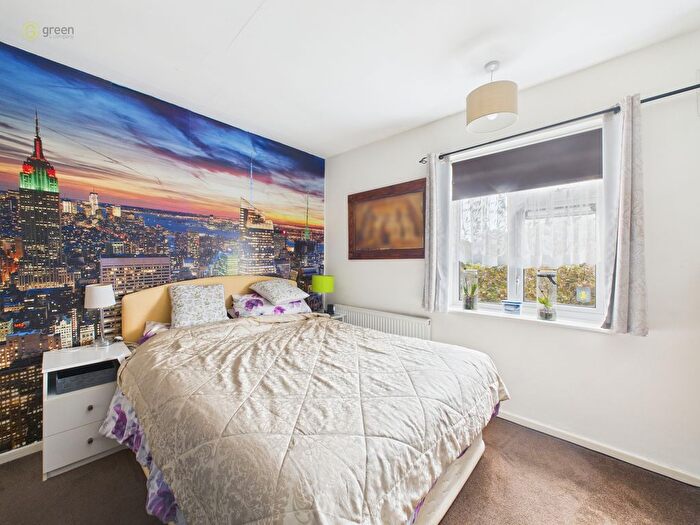 3 Bedroom End Terrace House For Sale In Chadwick Road, Sutton Coldfield, B75