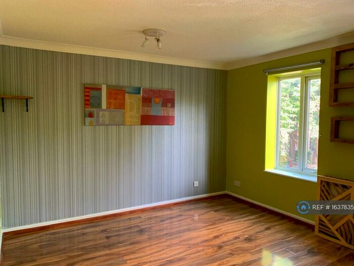 4 Bedroom Terraced House To Rent In Harrier Way, London, E6