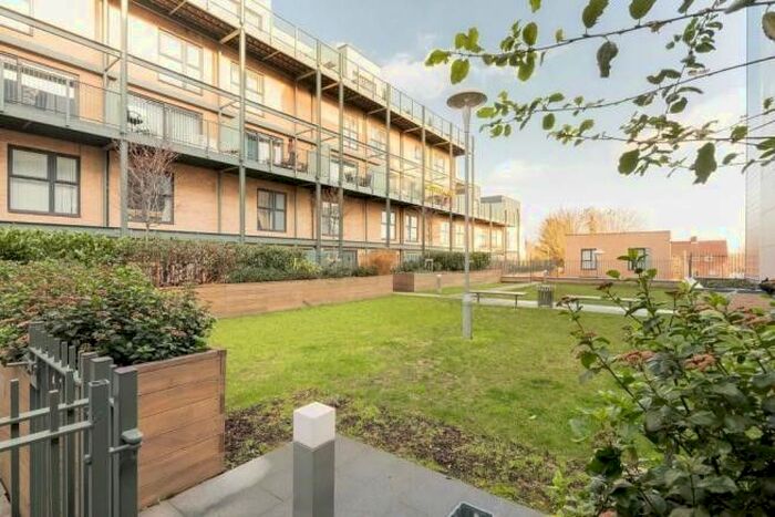 2 Bedroom Flat To Rent In Flamsteed Close, Cambridge CB1