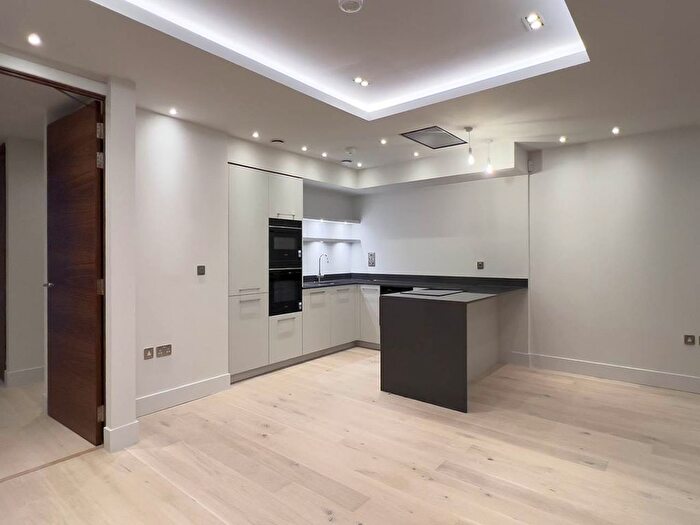 2 Bedroom Flat To Rent In Belford Road, West End, Edinburgh, EH4