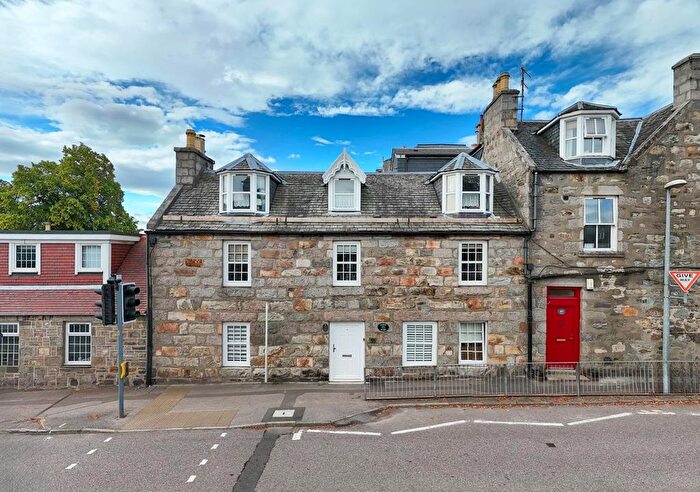 3 Bedroom Terraced House For Sale In The Square, Grantown On Spey, PH26