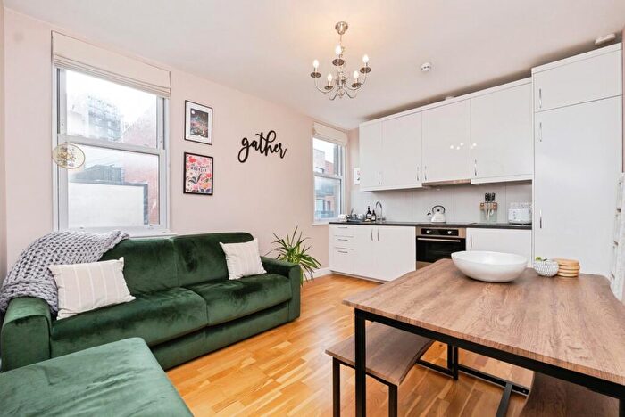 1 Bedroom Flat For Sale In East Street, Bedminster, Bristol, Somerset, BS3