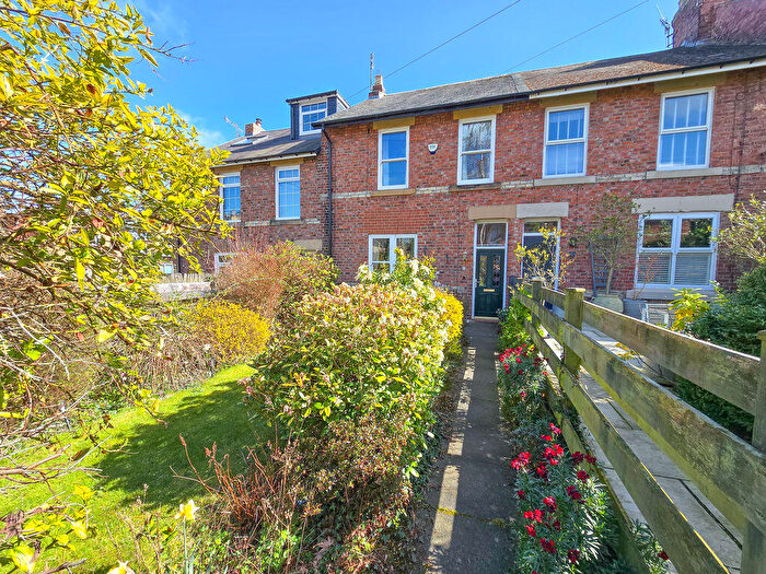 3 Bedroom Terraced House For Sale In Greenfield Place, Ryton, NE40