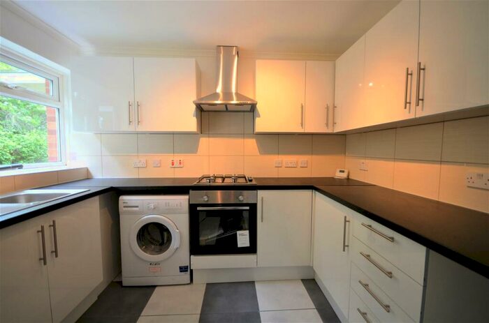 3 Bedroom Terraced House To Rent In Sunningdale Gardens, Kingsbury, London, NW9