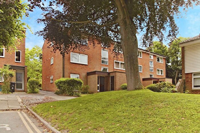 1 Bedroom Flat For Sale In St. Arvans Close, Croydon, Surrey, CR0