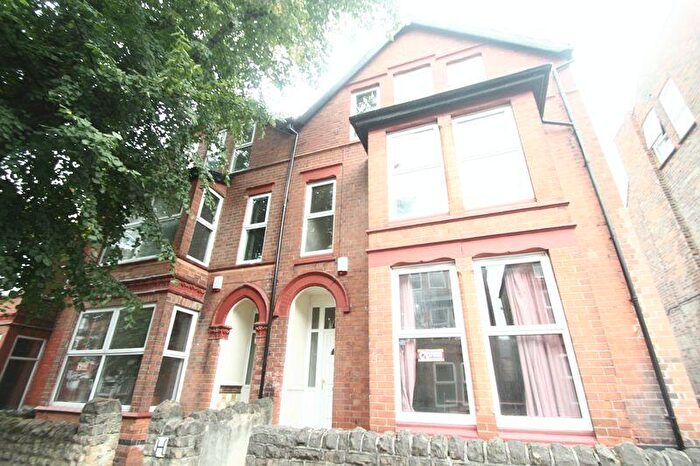 6 Bedroom Terraced House To Rent In Derby Grove, Nottingham, NG7