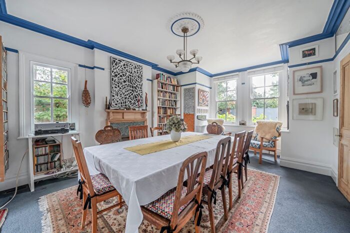5 Bedroom Detached House For Sale In Wych Hill Lane, Hook Heath, Woking, GU22