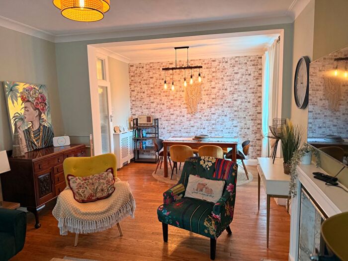 3 Bedroom Flat For Sale In The Burroughs, London, NW4