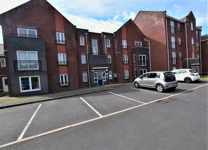 2 Bedroom Flat To Rent In Quarry Avenue, Penkhull, ST4