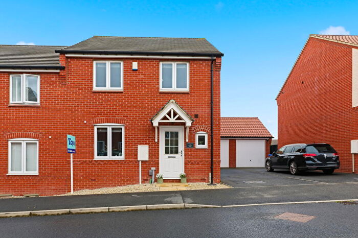 3 Bedroom Semi Detached House For Sale In Eskdale Close, Chesterfield, S41