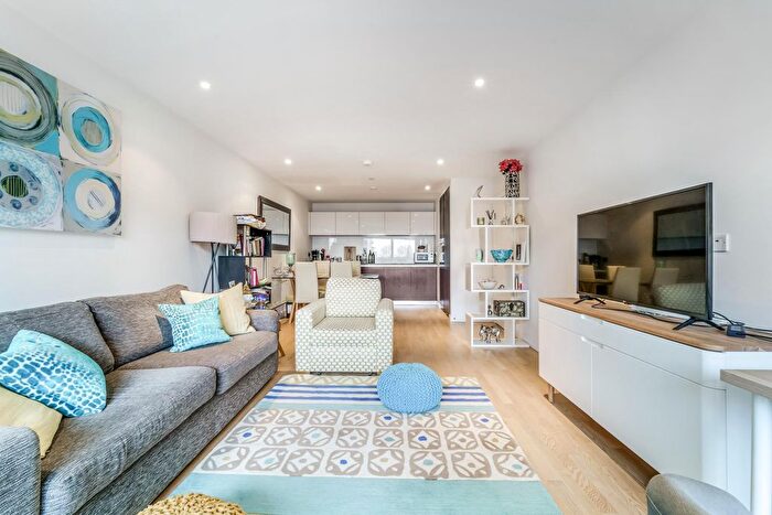 1 Bedroom Flat For Sale In Hyperion Tower, Brentford, TW8