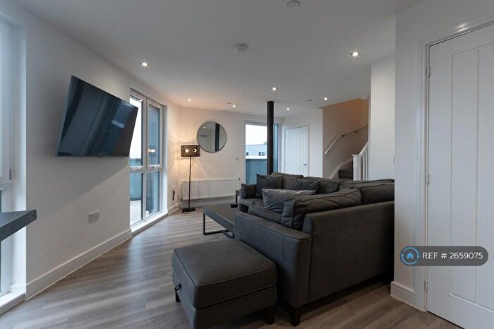 2 Bedroom Penthouse To Rent In Wharf Road, Chelmsford, CM2