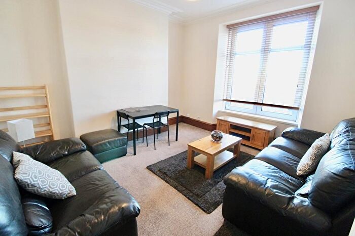 2 Bedroom Flat To Rent In Sunnyside Road, First Floor, Aberdeen, AB24