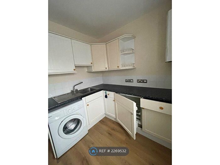 Studio To Rent In Hayle Road, Maidstone, ME15
