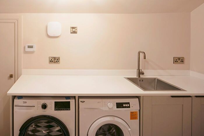 3 Bedroom Flat To Rent In Hope Street, Liverpool, L1