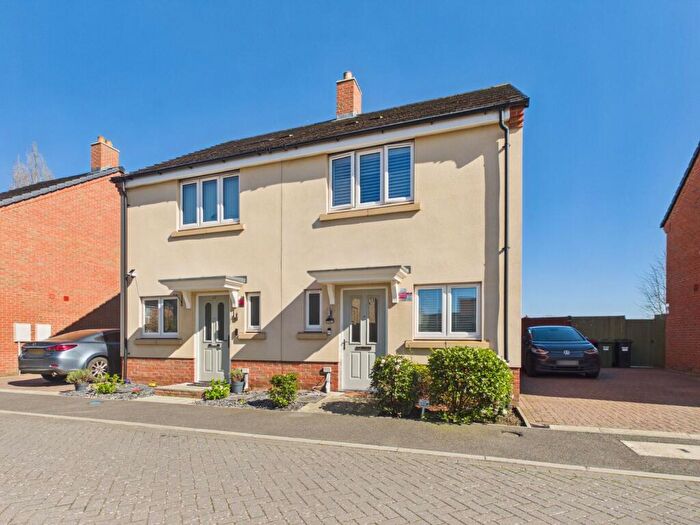 2 Bedroom Terraced House For Sale In Boundary Drive, Wexham, Berkshire, SL2