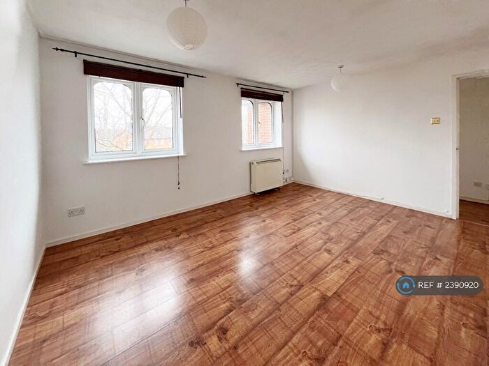 1 Bedroom Flat To Rent In Speedwell Close, Cambridge, CB1