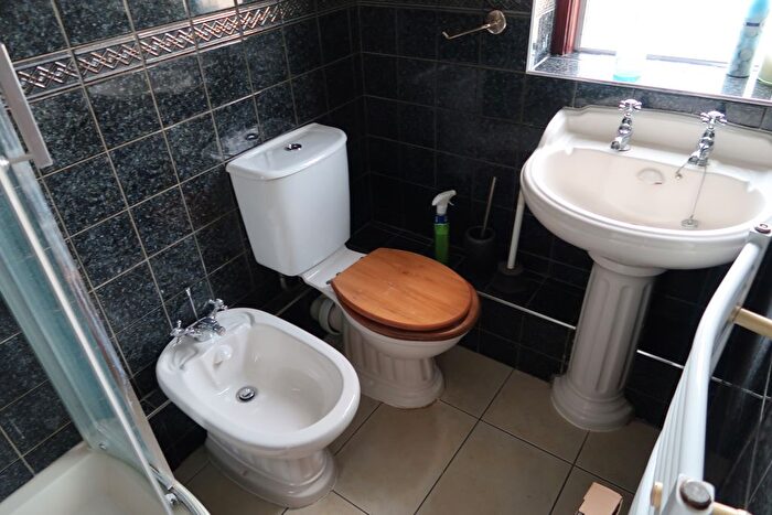 1 Bedroom Flat To Rent In Wadham Gardens, Greenford, UB6