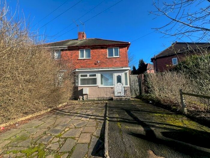 3 Bedroom Semi-Detached House To Rent In Hawksford Crescent, Wolverhampton, WV10