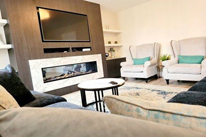 4 Bedroom Semi-Detached House To Rent In Etchells Road, Altrincham, WA14