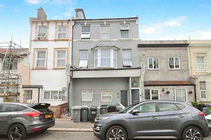 3 Bedroom Flat For Sale In St. Georges Road, Hastings, TN34