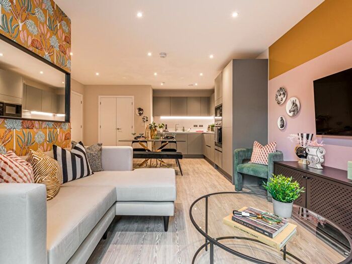 2 Bedroom Flat For Sale In Newmarket Road, Teversham, Cambridge, CB5