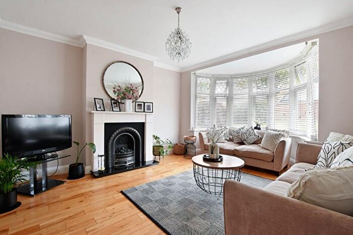 5 Bedroom Semi-Detached House For Sale In Randall Avenue, London, NW2