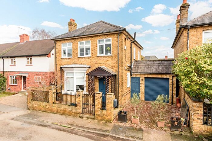 3 Bedroom Detached House For Sale In Snellings Road, Hersham Village, KT12